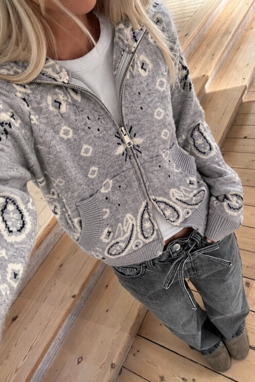 Paisley Motif Stand-Collar Cardigan