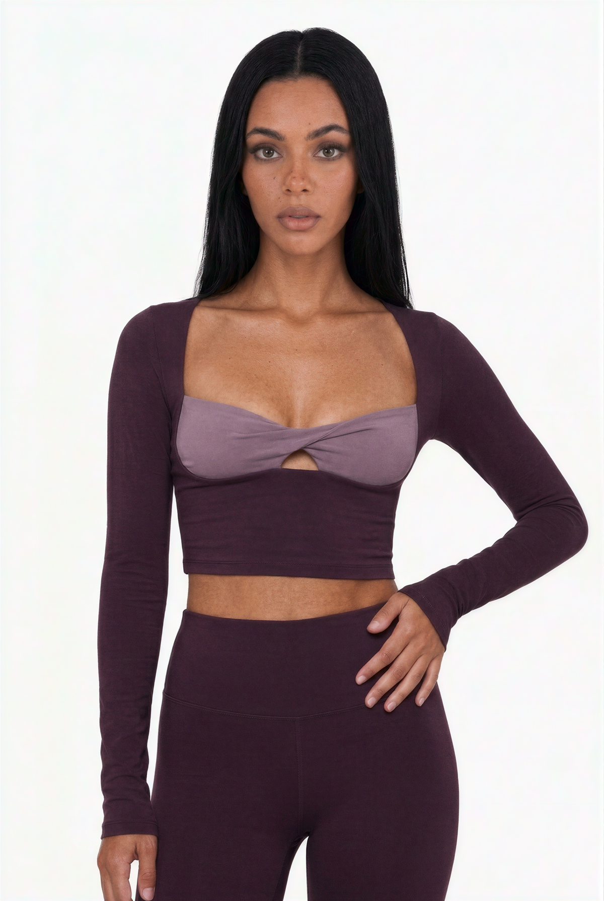 Conjunto activo con nudo retorcido y capas