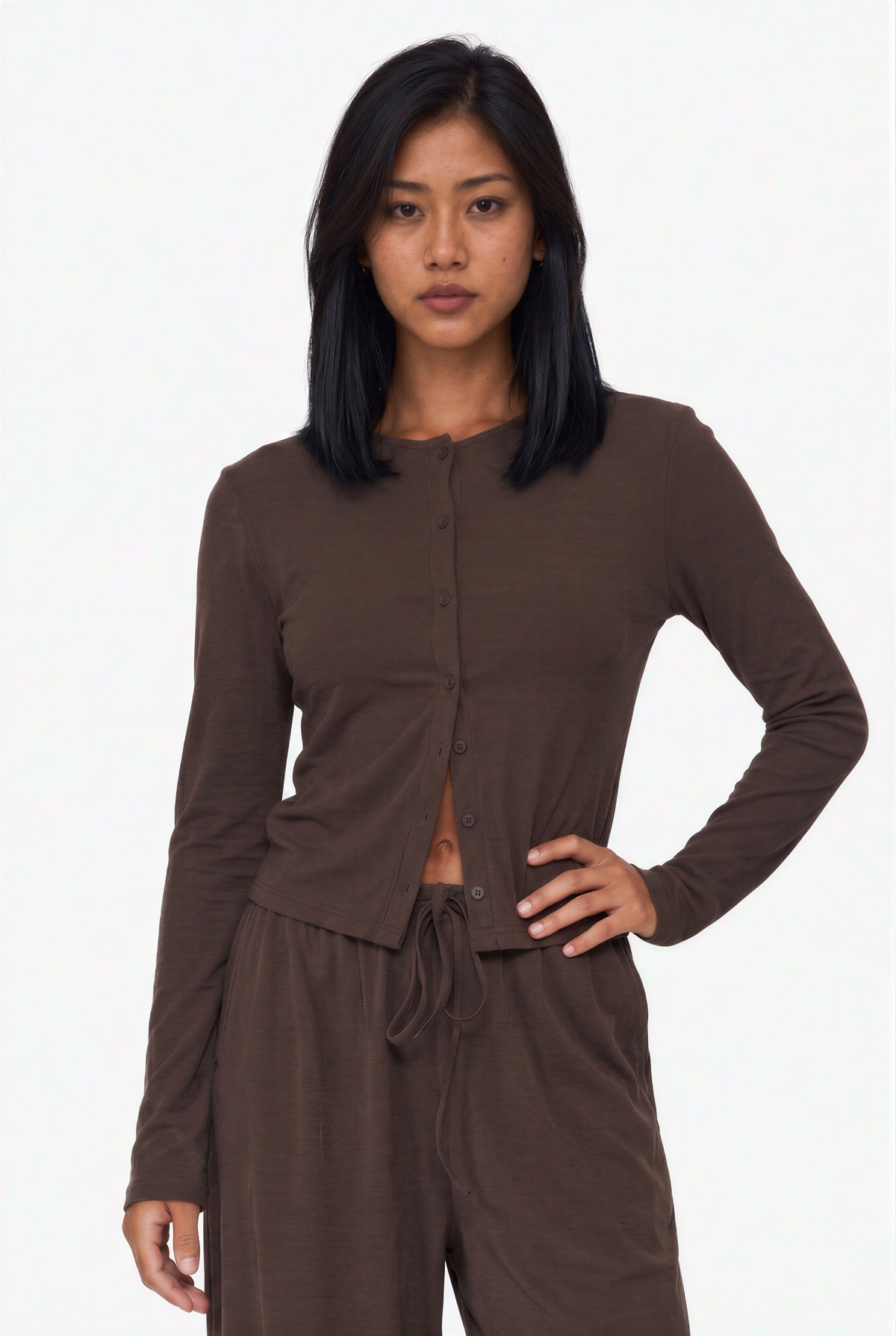 Conjunto de cárdigan con botones y pantalón de chándal de pernera ancha